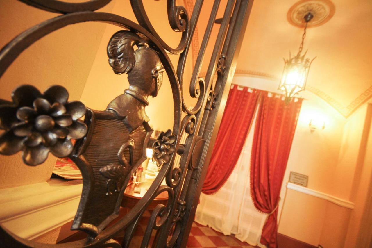 Bed and Breakfast Antica Residenza Cicogna Сієна Екстер'єр фото